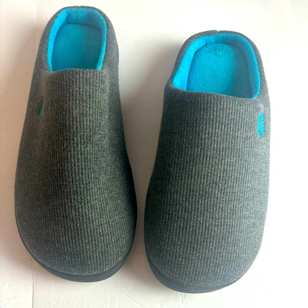 Rockdove waffle knit and terry cloth men home slippers. Gray size 11-12